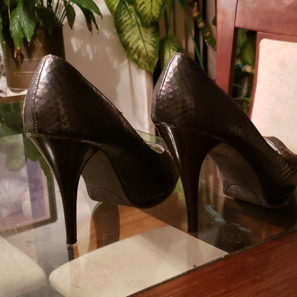 Shoes - Picture 3 of 3